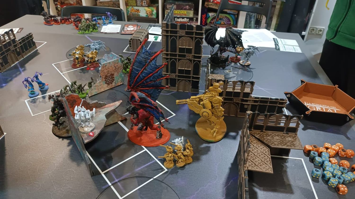 Mesa de juego montada en el club