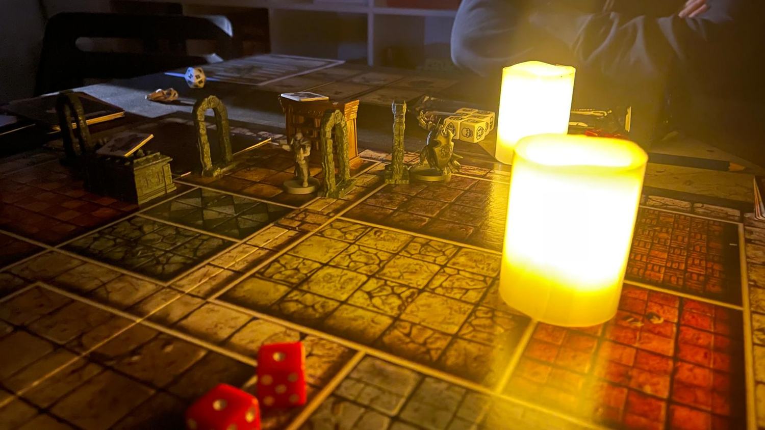 Pasillos de la mazmorra iluminados